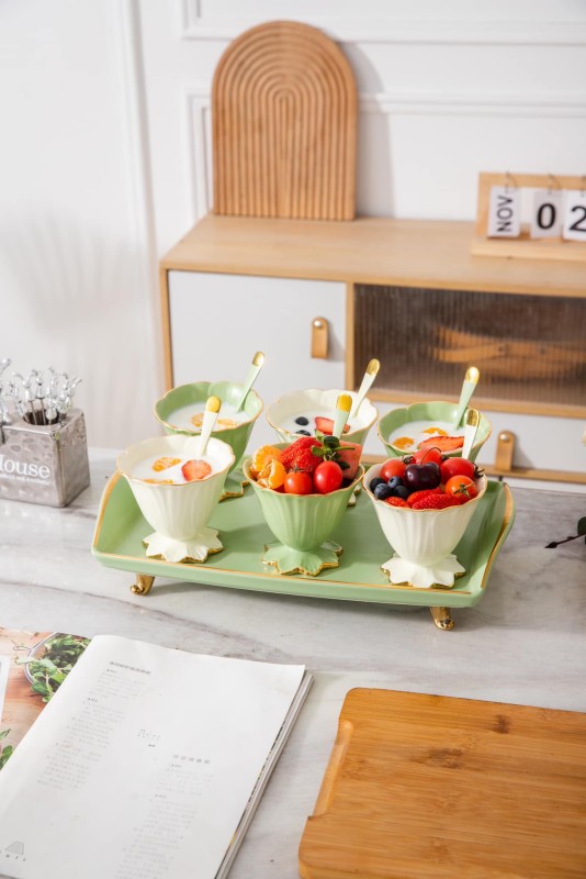 Ice cream, jelly, and fruit salad set 13 peices