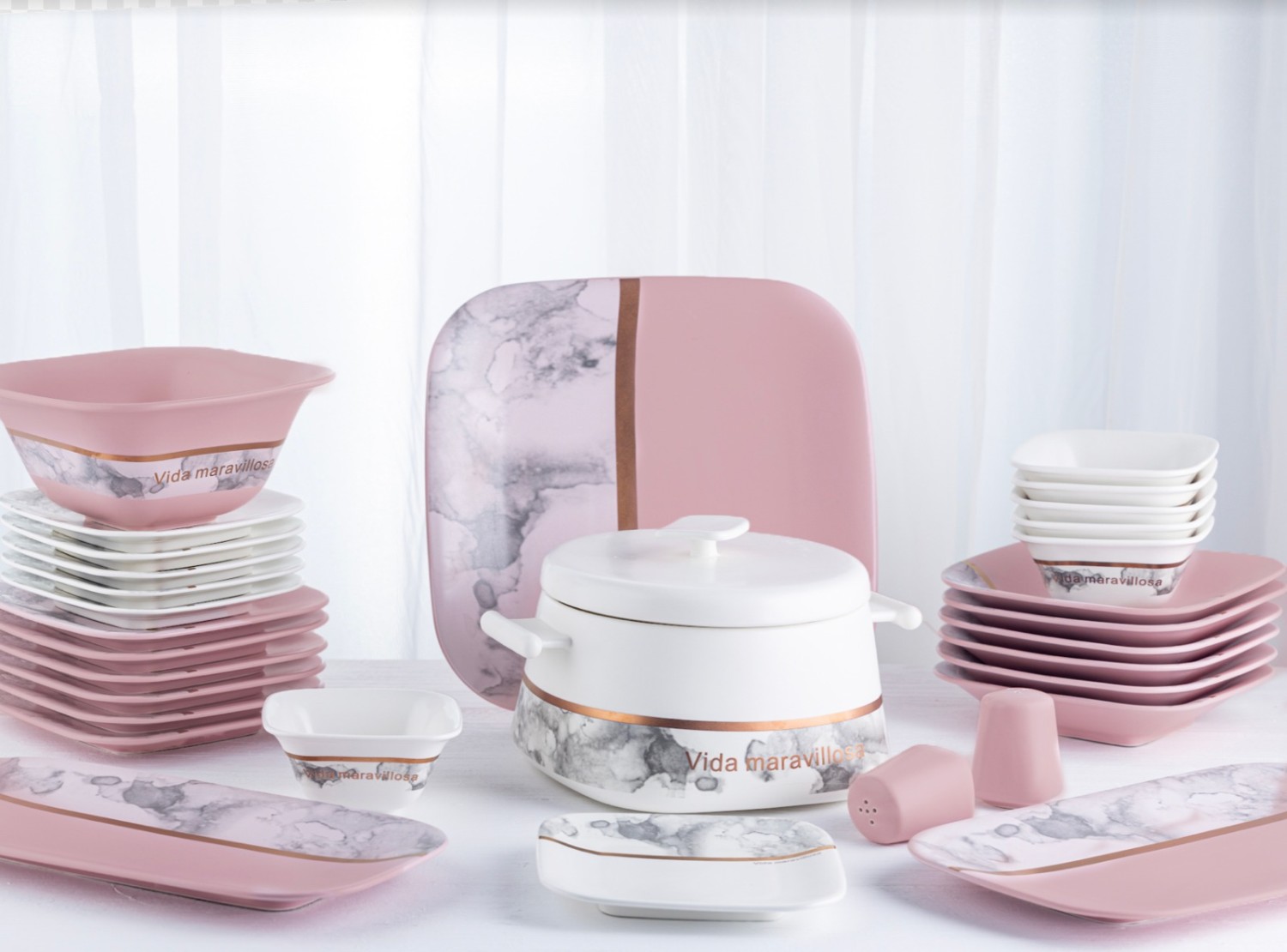 The G C Dinner set Marble mix Colors 32 pieces