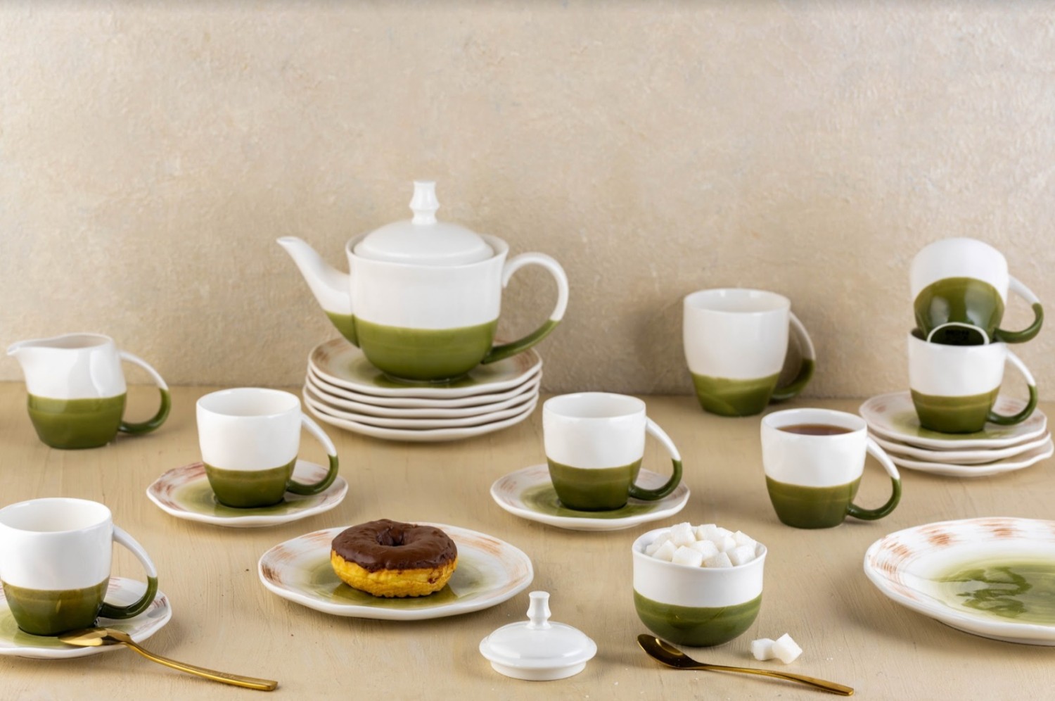 N C Tea and cake 25 pieces Green