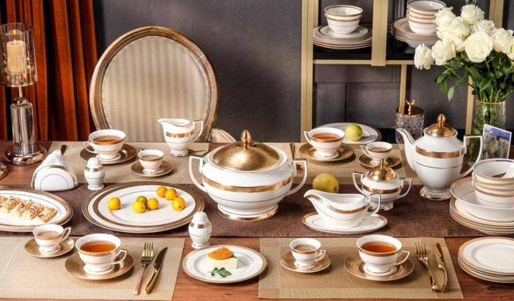 Porcelain Bavaria Germany Sofra Set 125 Pieces Gold